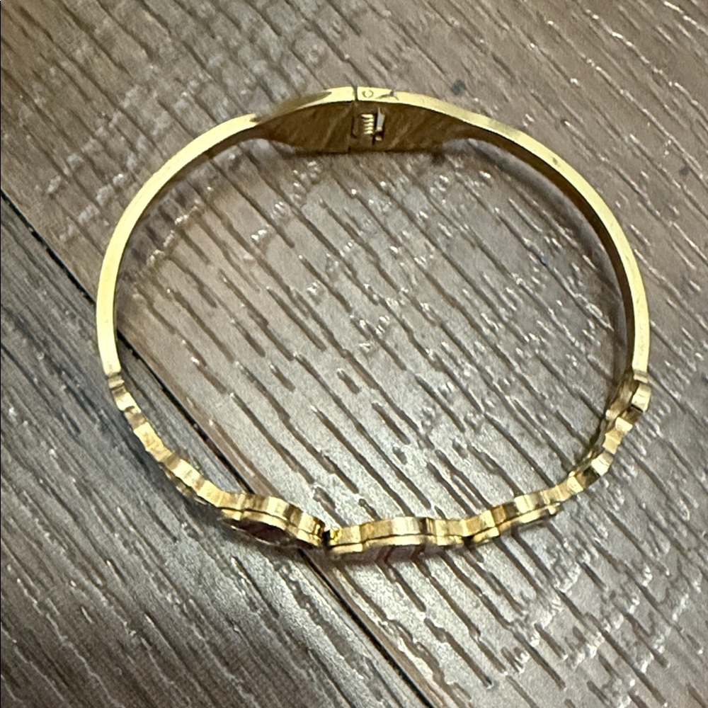 Stainless Steel Gold and Red Clover Bracelet - Picture 3 of 6